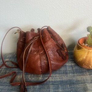 🐝 Fossil Vintage Leather Butterfly Bucket Bag – Brown Boho Cutout 🌼